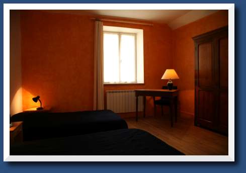Chambre deux lits une personne